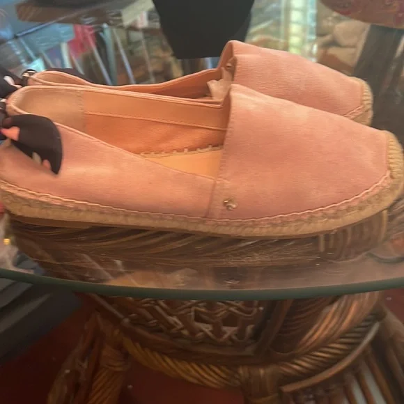 Kate Spade light pink hardly worn espadrilles size 7 mint condition. Preowned. - Picture 2 of 7
